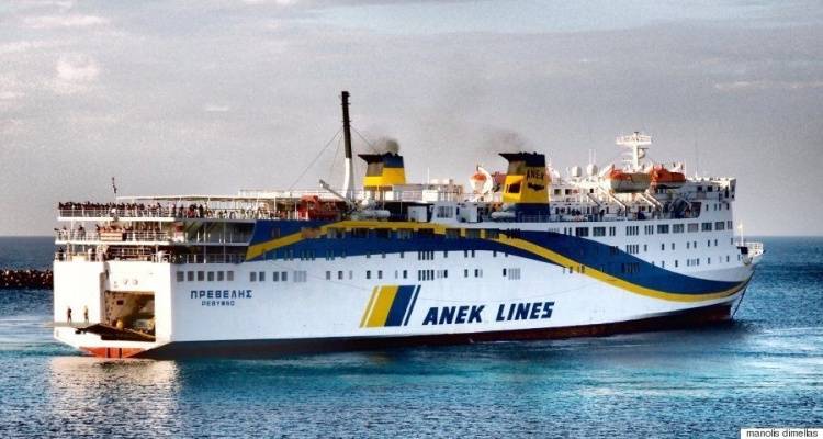 Οι άνεμοι «έδεσαν» το Πρέβελης στο Λαύριο | Την Κυριακή η αναχώρηση του