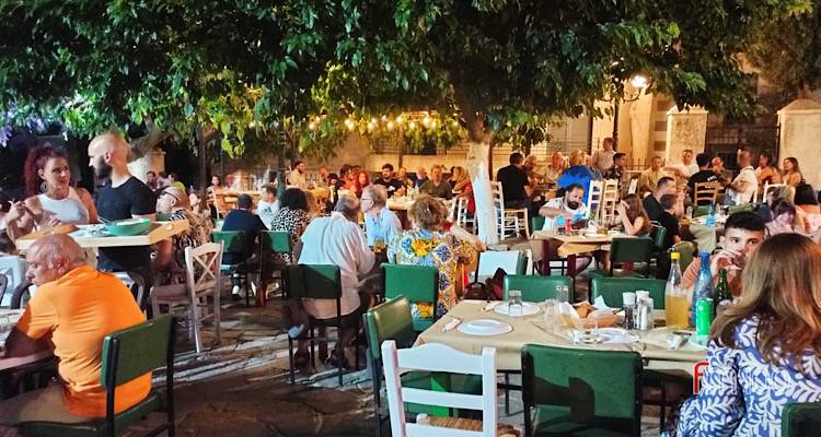 Στο πανηγύρι του Αϊ-Λια στη γραφική πλατεία του Κορνού (photos)