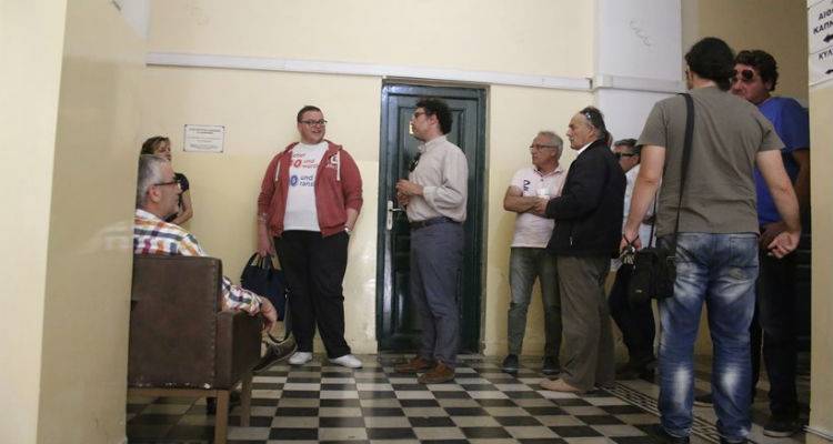 &Pi;&lambda;&epsilon;&iota;&sigma;&tau;&eta;&rho;&iota;&alpha;&sigma;&mu;&omicron;ύ&sigmaf; &laquo;&epsilon;&delta;ώ &kappa;&alpha;&iota; &tau;ώ&rho;&alpha;&raquo; &zeta;&eta;&tau;&omicron;ύ&nu; &omicron;&iota; &theta;&epsilon;&sigma;&mu;&omicron;ί &gamma;&iota;&alpha; &nu;&alpha; &epsilon;&pi;&iota;&sigma;&tau;&rho;έ&psi;&omicron;&upsilon;&nu; &sigma;&tau;&eta;&nu; &Alpha;&theta;ή&nu;&alpha;