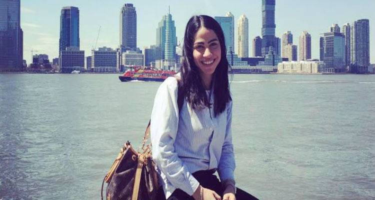 &Phi;&omega;&tau;&iota;ά &sigma;&tau;&omicron; &Mu;ά&tau;&iota;: &Mu;ή&nu;&upsilon;&sigma;&eta;-&kappa;ό&lambda;&alpha;&phi;&omicron;&sigmaf; &alpha;&pi;ό &tau;&omicron;&nu; &alpha;&delta;&epsilon;&lambda;&phi;ό &tau;&eta;&sigmaf; &Epsilon;&lambda;&iota;&sigma;ά&beta;&epsilon;&tau;