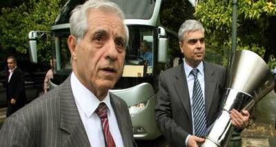 &Pi;έ&theta;&alpha;&nu;&epsilon; &omicron; &Pi;&alpha;ύ&lambda;&omicron;&sigmaf; &Gamma;&iota;&alpha;&nu;&nu;&alpha;&kappa;ό&pi;&omicron;&upsilon;&lambda;&omicron;&sigmaf;