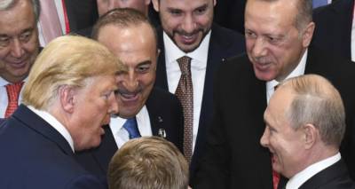 &Eta; &sigma;&kappa;&alpha;&kappa;&iota;έ&rho;&alpha; &tau;&omicron;&upsilon; &pi;&omicron;&lambda;έ&mu;&omicron;&upsilon; &sigma;&tau;&eta; &Sigma;&upsilon;&rho;ί&alpha;: &Tau;&omicron;&upsilon;&rho;&kappa;ί&alpha; | &Eta;&Pi;&Alpha; &laquo;&tau;&rho;ώ&gamma;&omicron;&nu;&tau;&alpha;&iota;&raquo; &kappa;&alpha;&iota; &omicron; &Pi;&omicron;ύ&tau;&iota;&nu; &pi;&rho;&omicron;&epsilon;&lambda;&alpha;ύ&nu;&epsilon;&iota;