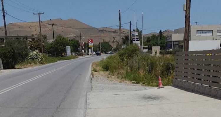 Λήμνος: Άγιο είχαν οι επιβάτες ΙΧ | Το όχημα καρφώθηκε σε φορτηγό που μετέφερε σίδερα