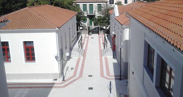 &Mu;ύ&rho;&iota;&nu;&alpha;: &Epsilon;&kappa;&kappa;&rho;&epsilon;&mu;&epsilon;ί &eta; &delta;&eta;&mu;&iota;&omicron;&upsilon;&rho;&gamma;ί&alpha; &theta;έ&sigma;&eta;&sigmaf; &Alpha;&mu;&epsilon;&Alpha; έ&xi;&omega; &alpha;&pi;ό &tau;&omicron; 3&omicron; &Delta;&eta;&mu;&omicron;&tau;&iota;&kappa;ό &Sigma;&chi;&omicron;&lambda;&epsilon;ί&omicron;