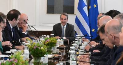 &Sigma;&tau;&omicron; &upsilon;&pi;. &Alpha;&nu;ά&pi;&tau;&upsilon;&xi;&eta;&sigmaf; &sigma;ή&mu;&epsilon;&rho;&alpha; &omicron; &Mu;&eta;&tau;&sigma;&omicron;&tau;ά&kappa;&eta;&sigmaf;, &pi;&omicron;&lambda;&iota;&tau;&iota;&kappa;ή &pi;&rho;&omicron;&tau;&epsilon;&rho;&alpha;&iota;ό&tau;&eta;&tau;&alpha; &eta; &alpha;&nu;&tau;&iota;&mu;&epsilon;&tau;ώ&pi;&iota;&sigma;&eta; &tau;&eta;&sigmaf; &alpha;&kappa;&rho;ί&beta;&epsilon;&iota;&alpha;&sigmaf;