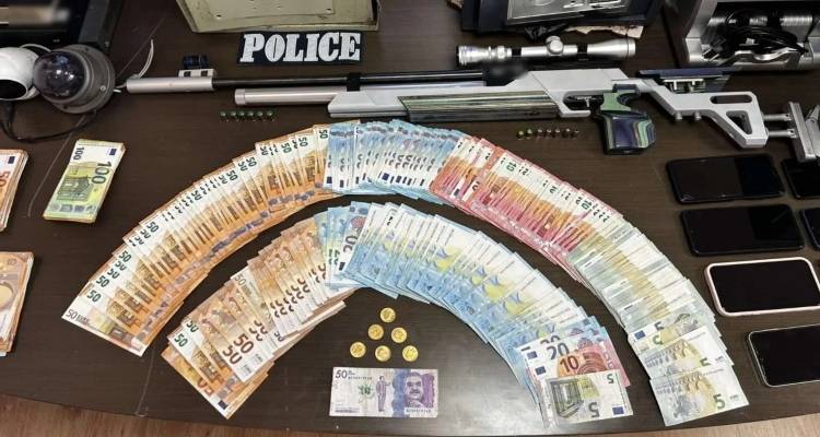 &Kappa;ύ&kappa;&lambda;&omega;&mu;&alpha; &mu;&alpha;&sigma;&tau;&rho;&omicron;&pi;&epsilon;ί&alpha;&sigmaf;: &Mu;ί&alpha; 73&chi;&rho;&omicron;&nu;&eta; &kappa;&alpha;&iota; &eta; &kappa;ό&rho;&eta; &tau;&eta;&sigmaf; &omicron;&iota; &alpha;&rho;&chi;&eta;&gamma;&omicron;ί - &Nu;ά&rho;&kappa;&omega;&nu;&alpha;&nu; &gamma;&upsilon;&nu;&alpha;ί&kappa;&epsilon;&sigmaf; &gamma;&iota;&alpha; &nu;&alpha; &tau;&iota;&sigmaf; &epsilon;&kappa;&delta;ί&delta;&omicron;&upsilon;&nu;