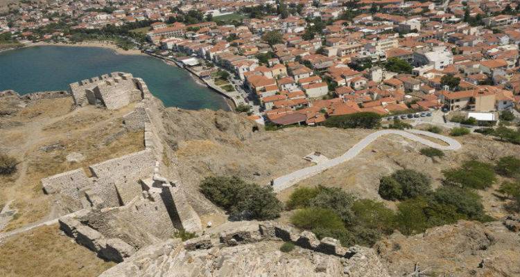 &Tau;&omicron; &mu;&upsilon;&sigma;&tau;&eta;&rho;&iota;&alpha;&kappa;ό &nu;&eta;&sigma;ί &tau;&omicron;&upsilon; &Eta;&phi;&alpha;ί&sigma;&tau;&omicron;&upsilon; &mu;&epsilon; &tau;&iota;&sigmaf; &alpha;&mu;&mu;&omicron;&theta;ί&nu;&epsilon;&sigmaf;