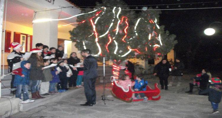 &Omicron; Ά&iota;-&Sigma;&tau;&rho;ά&tau;&eta;&sigmaf; &phi;ό&rho;&epsilon;&sigma;&epsilon; &tau;&alpha; &gamma;&iota;&omicron;&rho;&tau;&iota;&nu;ά &tau;&omicron;&upsilon; (photos)