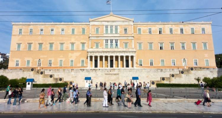 Μειώθηκαν κατά 2,6 δισ. ευρώ οι νέες ληξιπρόθεσμες οφειλές των νοικοκυριών | Αναλυτικά τα στοιχεία