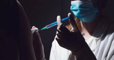 &Sigma;&tau;&alpha; &sigma;&kappa;&alpha;&rho;&iota;ά &kappa;&alpha;&tau;&rsquo; &omicron;ί&kappa;&omicron;&nu; &epsilon;&mu;&beta;&omicron;&lambda;&iota;&alpha;&sigma;&mu;&omicron;ί &kappa;&alpha;&iota; &beta;' &delta;ό&sigma;&eta; &sigma;&tau;&alpha; &epsilon;&xi;&omicron;&chi;&iota;&kappa;ά | &Pi;&omicron;&iota;&epsilon;&sigmaf; &eta;&lambda;&iota;&kappa;ί&epsilon;&sigmaf; &alpha;&phi;&omicron;&rho;ά