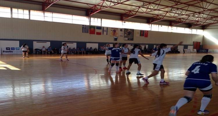 &Mu;&epsilon; &pi;&rho;&omicron;&beta;ά&delta;&iota;&sigma;&mu;&alpha; &eta; &Epsilon;&theta;&nu;&iota;&kappa;ή &Nu;&epsilon;&alpha;&nu;ί&delta;&omega;&nu; &Chi;ά&nu;&tau;&mu;&pi;&omicron;&lambda; &sigma;&tau;&omicron; &pi;&rho;ώ&tau;&omicron; &eta;&mu;ί&chi;&rho;&omicron;&nu;&omicron; (photos)