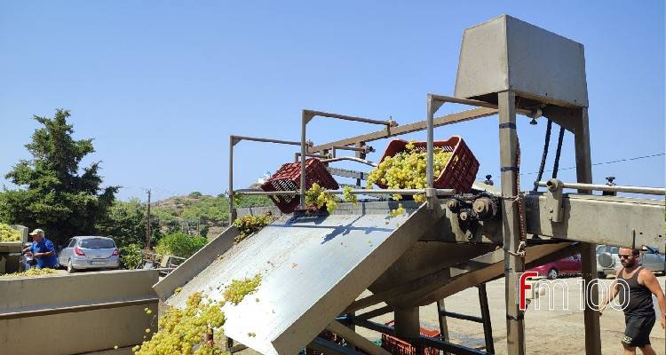 Έ&nu;&omega;&sigma;&eta;: &Tau;έ&lambda;&omicron;&sigmaf; &eta; &pi;&alpha;&rho;&alpha;&lambda;&alpha;&beta;ή &Mu;&omicron;&sigma;&chi;ά&tau;&omicron;&upsilon; &ndash; &Xi;&epsilon;&kappa;&iota;&nu;ά&epsilon;&iota; &omicron; &tau;&rho;&upsilon;&gamma;&eta;&tau;ό&sigmaf; &tau;&omicron;&upsilon; &Lambda;&eta;&mu;&nu;&iota;&omicron;ύ