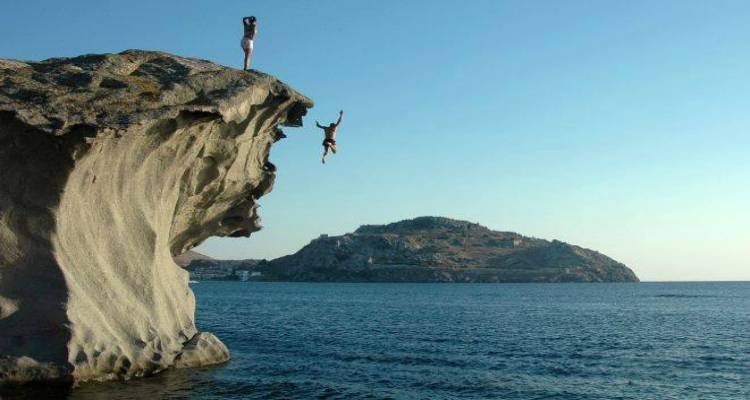 &Alpha;ί&theta;&rho;&iota;&omicron;&sigmaf; &omicron; &kappa;&alpha;&iota;&rho;ό&sigmaf;: &Eta;&lambda;&iota;&omicron;&phi;ά&nu;&epsilon;&iota;&alpha; &kappa;&alpha;&iota; &mu;&iota;&kappa;&rho;ή ά&nu;&omicron;&delta;&omicron;&sigmaf; &tau;&eta;&sigmaf; &theta;&epsilon;&rho;&mu;&omicron;&kappa;&rho;&alpha;&sigma;ί&alpha;&sigmaf;