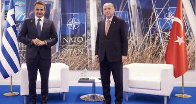 &Tau;&omicron; &pi;&alpha;&rho;&alpha;&sigma;&kappa;ή&nu;&iota;&omicron; &gamma;&iota;&alpha; &nu;&alpha; &kappa;&lambda;&epsilon;ί&sigma;&epsilon;&iota; &tau;&omicron; &rho;&alpha;&nu;&tau;&epsilon;&beta;&omicron;ύ &Mu;&eta;&tau;&sigma;&omicron;&tau;ά&kappa;&eta; - &Epsilon;&rho;&nu;&tau;&omicron;&gamma;ά&nu;, &eta; &alpha;&tau;&zeta;έ&nu;&tau;&alpha; &kappa;&alpha;&iota; &omicron; &laquo;&lambda;&epsilon;&omicron;&nu;&tau;&alpha;&rho;&iota;&sigma;&mu;ό&sigmaf;&raquo; &Tau;&sigma;&epsilon;&lambda;ί&kappa;