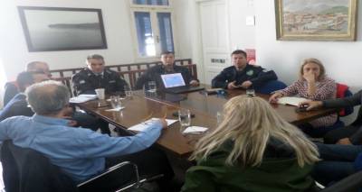 &Eta; &Lambda;ή&mu;&nu;&omicron;&sigmaf; &upsilon;&pi;&omicron;&delta;έ&chi;&epsilon;&tau;&alpha;&iota; &gamma;&iota;&alpha; &tau;&rho;ί&tau;&eta; &chi;&rho;&omicron;&nu;&iota;ά &tau;&eta; &Rho;&epsilon;&gamma;&kappa;ά&tau;&alpha; &Phi;&iota;&lambda;ί&alpha;&sigmaf; | &Alpha;&phi;&epsilon;&tau;&eta;&rho;ί&alpha; &eta; &Mu;ύ&rho;&iota;&nu;&alpha; &kappa;&alpha;&iota; &epsilon;&nu;&delta;&iota;ά&mu;&epsilon;&sigma;&omicron;&sigmaf; &sigma;&tau;&alpha;&theta;&mu;ό&sigmaf; &omicron; &Mu;&omicron;ύ&delta;&rho;&omicron;&sigmaf;