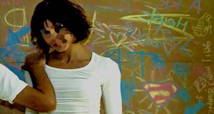 &laquo;&Mu;&pi;&alpha;&mu;&pi;ά, έ&lambda;&alpha; έ&xi;&omega; &gamma;&rho;ή&gamma;&omicron;&rho;&alpha;!&raquo; &eta; &delta;&rho;&alpha;&mu;&alpha;&tau;&iota;&kappa;ή &tau;&epsilon;&lambda;&epsilon;&upsilon;&tau;&alpha;ί&alpha; έ&kappa;&kappa;&lambda;&eta;&sigma;&eta; &tau;&eta;&sigmaf; 32&chi;&rho;&omicron;&nu;&eta;&sigmaf;