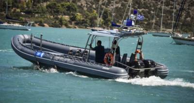 &Tau;&rho;&alpha;&gamma;&omega;&delta;ί&alpha; &sigma;&tau;&eta;&nu; &Kappa;&omega; | &Pi;ώ&sigmaf; &sigma;&upsilon;&gamma;&kappa;&rho;&omicron;ύ&sigma;&tau;&eta;&kappa;&alpha;&nu; &tau;&omicron; &phi;&omicron;&upsilon;&sigma;&kappa;&omega;&tau;ό &tau;&omicron;&upsilon; &Lambda;&iota;&mu;&epsilon;&nu;&iota;&kappa;&omicron;ύ &mu;&epsilon; &tau;&eta; &beta;ά&rho;&kappa;&alpha; &tau;&omega;&nu; &mu;&epsilon;&tau;&alpha;&nu;&alpha;&sigma;&tau;ώ&nu;