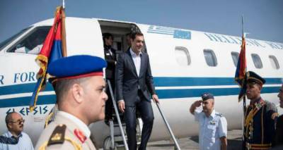 &Mu;&alpha;ί&nu;&epsilon;&tau;&alpha;&iota; &omicron; &pi;ό&lambda;&epsilon;&mu;&omicron;&sigmaf; &Nu;&Delta;-&kappa;&upsilon;&beta;έ&rho;&nu;&eta;&sigma;&eta;&sigmaf; &gamma;&iota;&alpha; &tau;&omicron; &tau;&alpha;&xi;ί&delta;&iota; &Tau;&sigma;ί&pi;&rho;&alpha; &sigma;&tau;&omicron; &Pi;&alpha;&rho;ί&sigma;&iota;