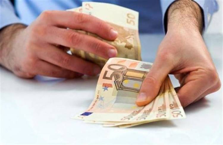 Έ&kappa;&tau;&alpha;&kappa;&tau;&omicron; &beta;&omicron;ή&theta;&eta;&mu;&alpha; 200 &epsilon;&upsilon;&rho;ώ &tau;&omicron; &mu;ή&nu;&alpha; &sigma;&epsilon; ά&nu;&epsilon;&rho;&gamma;&omicron;&upsilon;&sigmaf; ά&nu;&omega; &tau;&omega;&nu; 20 &epsilon;&tau;ώ&nu; | &Pi;&omicron;&iota;&omicron;&iota; &epsilon;ί&nu;&alpha;&iota; &omicron;&iota; &delta;&iota;&kappa;&alpha;&iota;&omicron;ύ&chi;&omicron;&iota;