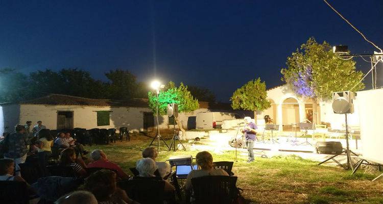 &Pi;&rho;&alpha;&gamma;&mu;&alpha;&tau;&omicron;&pi;&omicron;&iota;ή&theta;&eta;&kappa;&epsilon; &eta; &epsilon;&kappa;&delta;ή&lambda;&omega;&sigma;&eta; &gamma;&iota;&alpha; &tau;&alpha; 10 &chi;&rho;ό&nu;&iota;&alpha; &tau;&omicron;&upsilon; &Omicron;&mu;ί&lambda;&omicron;&upsilon; &laquo;&Alpha;&nu;&epsilon;&mu;ό&epsilon;&sigma;&sigma;&alpha;&raquo;