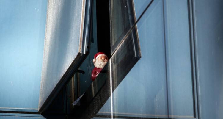 Χριστουγεννιάτικα μέτρα: Χωρίς ταξίδια και ρεβεγιόν | Ποια καταστήματα θα ανοίξουν, πώς και πότε