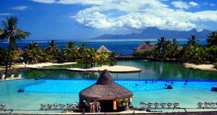 Μετά το Réunion στο νησί Papeete το ΕΠΑΛ Μούδρου