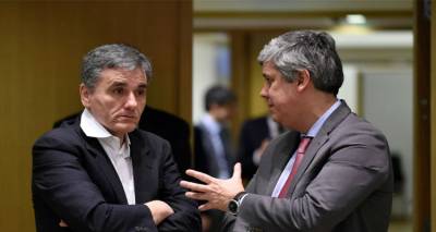 &Sigma;ή&mu;&epsilon;&rho;&alpha; &omicron; &pi;&rho;&omicron;ϋ&pi;&omicron;&lambda;&omicron;&gamma;&iota;&sigma;&mu;ό&sigmaf; &sigma;&tau;&eta;&nu; &Kappa;&omicron;&mu;&iota;&sigma;&iota;ό&nu;: &Sigma;&tau;&eta;&nu; &pi;&epsilon;&rho;&iota;&kappa;&omicron;&pi;ή &sigma;&upsilon;&nu;&tau;ά&xi;&epsilon;&omega;&nu; &epsilon;&pi;&iota;&mu;έ&nu;&omicron;&upsilon;&nu; &omicron;&iota; &delta;&alpha;&nu;&epsilon;&iota;&sigma;&tau;έ&sigmaf;