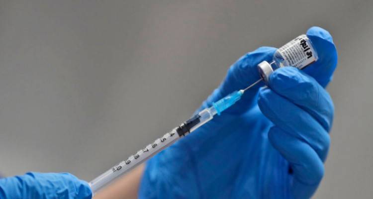 Υπ. Υγείας: Ενημέρωση κάθε Δευτέρα, με στόχο τον μαζικό εμβολιασμό για τον κορωνοϊό