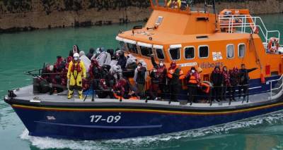 &Omicron; &alpha;&rho;&iota;&theta;&mu;ό&sigmaf; &tau;&omega;&nu; &mu;&epsilon;&tau;&alpha;&nu;&alpha;&sigma;&tau;ώ&nu; &pi;&omicron;&upsilon; &delta;&iota;έ&sigma;&chi;&iota;&sigma;&alpha;&nu;  &tau;&eta; &Mu;ά&gamma;&chi;&eta; &mu;&epsilon; &pi;&rho;&omicron;&omicron;&rho;&iota;&sigma;&mu;ό &tau;&omicron; &Eta;&nu;&omega;&mu;έ&nu;&omicron; &Beta;&alpha;&sigma;ί&lambda;&epsilon;&iota;&omicron; &xi;&epsilon;&pi;έ&rho;&alpha;&sigma;&epsilon; &tau;&omicron;&upsilon;&sigmaf; 1.000 &alpha;&upsilon;&tau;ή &tau;&eta;&nu; &epsilon;&beta;&delta;&omicron;&mu;ά&delta;&alpha;