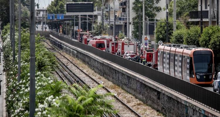 &Sigma;&upsilon;&nu;&alpha;&gamma;&epsilon;&rho;&mu;ό&sigmaf; &sigma;&tau;&omicron;&nu; &Pi;&epsilon;&iota;&rho;&alpha;&iota;ά: &Delta;&iota;&alpha;&rho;&rho;&omicron;ή &alpha;&epsilon;&rho;ί&omicron;&upsilon; &alpha;&pi;ό &beta;&epsilon;&nu;&zeta;&iota;&nu;ά&delta;&iota;&kappa;&omicron; -&Pi;&rho;&omicron;&lambda;&eta;&pi;&tau;&iota;&kappa;ή &epsilon;&kappa;&kappa;έ&nu;&omega;&sigma;&eta; &delta;ύ&omicron; &pi;&omicron;&lambda;&upsilon;&kappa;&alpha;&tau;&omicron;&iota;&kappa;&iota;ώ&nu;, &delta;&iota;&alpha;&kappa;&omicron;&pi;ή &delta;&rho;&omicron;&mu;&omicron;&lambda;&omicron;&gamma;ί&omega;&nu; &Eta;&lambda;&epsilon;&kappa;&tau;&rho;&iota;&kappa;&omicron;ύ &kappa;&alpha;&iota; &tau;&rho;&alpha;&mu;