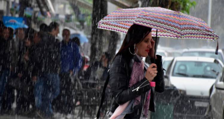 Καιρός: Ερχεται ο χειμώνας- Βροχές, καταιγίδες και πτώση θερμοκρασίας