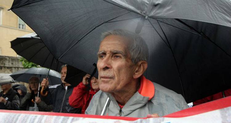 &Phi;&iota;&lambda;&omicron;&delta;ώ&rho;&eta;&mu;&alpha; &omicron;&iota; &sigma;&upsilon;&nu;&tau;ά&xi;&epsilon;&iota;&sigmaf;: &Mu;&epsilon; &lambda;&iota;&gamma;ό&tau;&epsilon;&rho;&alpha; &alpha;&pi;ό 500 &epsilon;&upsilon;&rho;ώ &zeta;&omicron;&upsilon;&nu; 1,2 &epsilon;&kappa;&alpha;&tau;. &sigma;&upsilon;&nu;&tau;&alpha;&xi;&iota;&omicron;ύ&chi;&omicron;&iota;