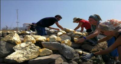 &Sigma;&tau;&omicron;&nu; Ά&gamma;&iota;&omicron; &Epsilon;&upsilon;&sigma;&tau;&rho;ά&tau;&iota;&omicron; &phi;&omicron;&iota;&tau;&eta;&tau;έ&sigmaf; &tau;&omicron;&upsilon; &Alpha;&Pi;&Theta;