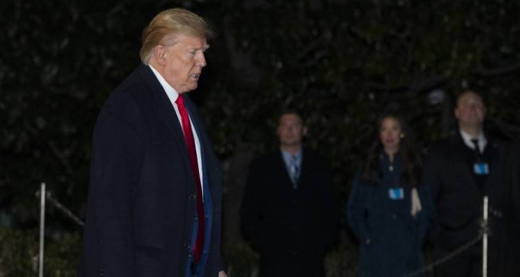 Ο Τραμπ στο εδώλιο -Ξεκινά η ιστορική δίκη, τον κατηγορούν ότι ζήτησε ανταλλάγματα από τον Ουκρανό Πρόεδρο