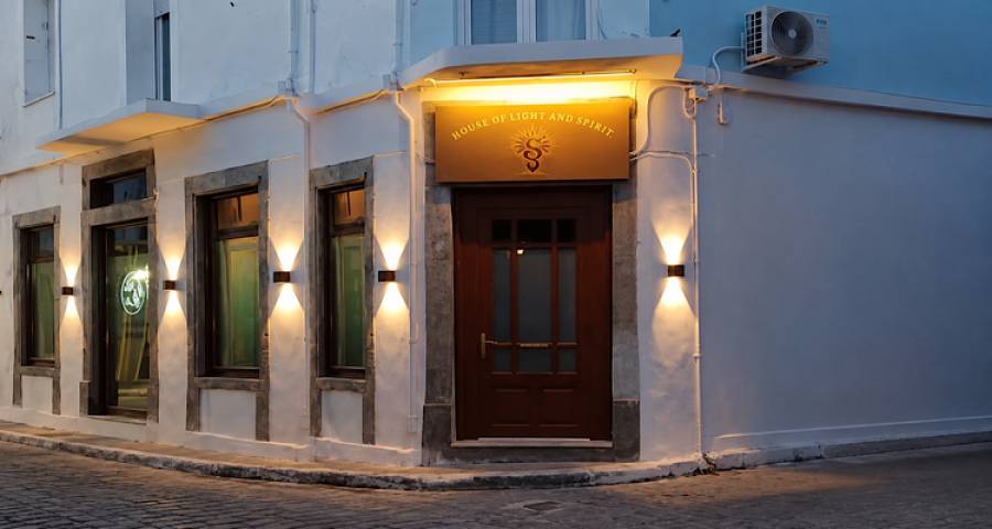 House of Light and Spirit: &Nu;έ&omicron;&sigmaf; &chi;ώ&rho;&omicron;&sigmaf; &epsilon;&upsilon;&epsilon;&xi;ί&alpha;&sigmaf; &kappa;&alpha;&iota; &delta;&eta;&mu;&iota;&omicron;&upsilon;&rho;&gamma;&iota;&kappa;ή&sigmaf; &kappa;ί&nu;&eta;&sigma;&eta;&sigmaf; &sigma;&tau;&eta; &Mu;ύ&rho;&iota;&nu;&alpha; &mu;&epsilon; &tau;&eta;&nu; &upsilon;&pi;&omicron;&gamma;&rho;&alpha;&phi;ή &tau;&eta;&sigmaf; &Sigma;&omicron;&phi;ί&alpha;&sigmaf; &Rho;&omicron;&upsilon;&sigma;&omicron;&pi;&omicron;ύ&lambda;&omicron;&upsilon;