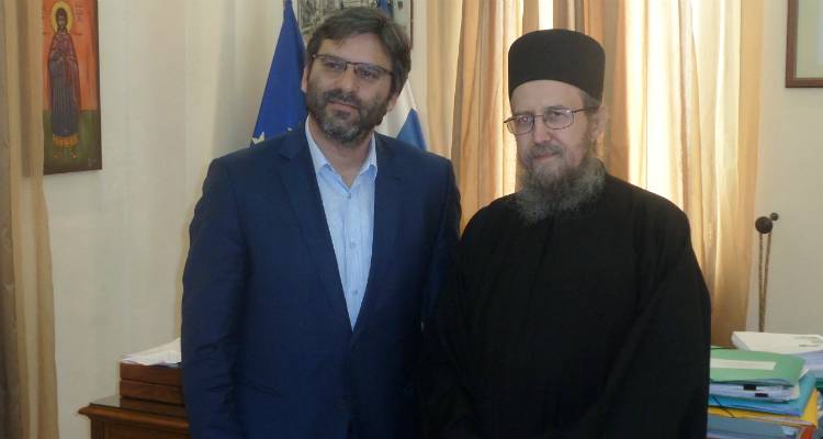 &Delta;ή&mu;&omicron;&sigmaf; &Lambda;ή&mu;&nu;&omicron;&upsilon;: &Upsilon;&pi;&epsilon;&gamma;&rho;ά&phi;&eta; &eta; &sigma;&upsilon;&mu;&beta;&omicron;&lambda;&alpha;&iota;&omicron;&gamma;&rho;&alpha;&phi;&iota;&kappa;ή &pi;&rho;ά&xi;&eta; &alpha;&nu;&tau;&alpha;&lambda;&lambda;&alpha;&gamma;ή&sigmaf; &alpha;&kappa;&iota;&nu;ή&tau;&omega;&nu; &mu;&epsilon; &tau;&eta; &Mu;&omicron;&nu;ή &Sigma;ί&mu;&omega;&nu;&omicron;&sigmaf; &Pi;έ&tau;&rho;&alpha;&sigmaf; (photos)