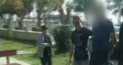 &Alpha;&lambda;&epsilon;&xi;&alpha;&nu;&delta;&rho;&omicron;ύ&pi;&omicron;&lambda;&eta;: &Sigma;&tau;&omicron; &mu;&iota;&kappa;&rho;&omicron;&sigma;&kappa;ό&pi;&iota;&omicron; &tau;&eta;&sigmaf; &alpha;&nu;&tau;&iota;&tau;&rho;&omicron;&mu;&omicron;&kappa;&rho;&alpha;&tau;&iota;&kappa;ή&sigmaf; &tau;&omicron; &kappa;&iota;&nu;&eta;&tau;ό &kappa;&alpha;&iota; &omicron; &upsilon;&pi;&omicron;&lambda;&omicron;&gamma;&iota;&sigma;&tau;ή&sigmaf; &tau;&omicron;&upsilon; &tau;&zeta;&iota;&chi;&alpha;&nu;&tau;&iota;&sigma;&tau;ή