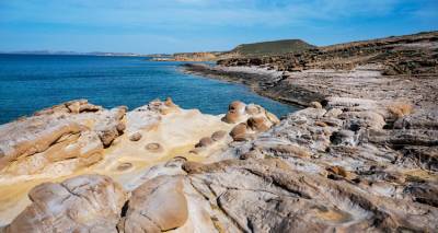 &Lambda;ή&mu;&nu;&omicron;&sigmaf;: &Tau;&omicron; &kappa;&rho;&upsilon;&mu;&mu;έ&nu;&omicron; &delta;&iota;&alpha;&mu;ά&nu;&tau;&iota; &tau;&omicron;&upsilon; &Alpha;&iota;&gamma;&alpha;ί&omicron;&upsilon;