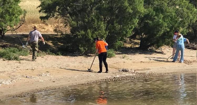 &Kappa;&alpha;&lambda;&lambda;&iota;&theta;έ&alpha;: &Epsilon;&theta;&epsilon;&lambda;&omicron;&nu;&tau;&iota;&kappa;ό&sigmaf; &kappa;&alpha;&theta;&alpha;&rho;&iota;&sigma;&mu;ό&sigmaf; &sigma;&tau;&eta; &sigma;&kappa;ά&lambda;&alpha;