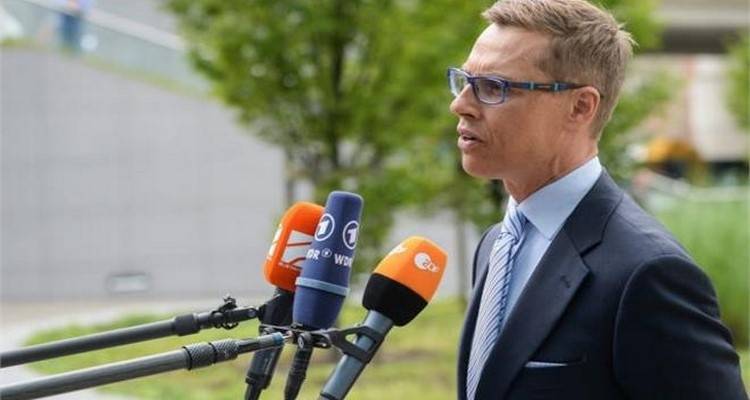 Eurogroup: Έ&gamma;&gamma;&rho;&alpha;&phi;&omicron; &alpha;&pi;&omicron;&kappa;&alpha;&lambda;ύ&pi;&tau;&epsilon;&iota; ό&tau;&iota; &eta; &Phi;&iota;&nu;&lambda;&alpha;&nu;&delta;ί&alpha; &tau;ά&chi;&theta;&eta;&kappa;&epsilon; &upsilon;&pi;έ&rho; &tau;&omicron;&upsilon; &pi;&rho;&omicron;&sigma;&omega;&rho;&iota;&nu;&omicron;ύ Grexit