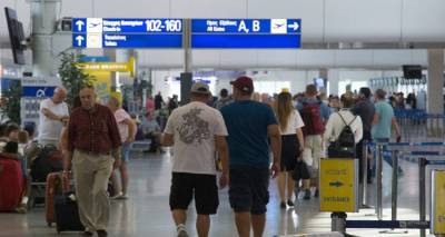 &Tau;&omicron;&upsilon;&rho;&iota;&sigma;&mu;ό&sigmaf;: &Eta; &mu;&epsilon;&gamma;ά&lambda;&eta; &pi;&rho;&epsilon;&mu;&iota;έ&rho;&alpha; &tau;&eta;&sigmaf; &Epsilon;&lambda;&lambda;ά&delta;&alpha;&sigmaf; - &Pi;&epsilon;&rho;&iota;&sigma;&sigma;ό&tau;&epsilon;&rho;&epsilon;&sigmaf; &alpha;&pi;ό 150 &omicron;&iota; &delta;&iota;&epsilon;&theta;&nu;&epsilon;ί&sigmaf; &pi;&tau;ή&sigma;&epsilon;&iota;&sigmaf; &sigma;ή&mu;&epsilon;&rho;&alpha;