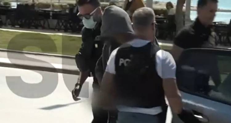 &Alpha;&lambda;&epsilon;&xi;&alpha;&nu;&delta;&rho;&omicron;ύ&pi;&omicron;&lambda;&eta;: &Pi;&rho;&omicron;&phi;&upsilon;&lambda;&alpha;&kappa;ί&sigma;&tau;&eta;&kappa;&epsilon; &omicron; 59&chi;&rho;&omicron;&nu;&omicron;&sigmaf; &pi;&omicron;&upsilon; &sigma;&upsilon;&nu;&epsilon;&lambda;ή&phi;&theta;&eta; &gamma;&iota;&alpha; &kappa;&alpha;&tau;&alpha;&sigma;&kappa;&omicron;&pi;&epsilon;ί&alpha; -&Tau;&iota; &epsilon;ί&pi;&epsilon; &sigma;&tau;&eta;&nu; &alpha;&pi;&omicron;&lambda;&omicron;&gamma;ί&alpha; &tau;&omicron;&upsilon;