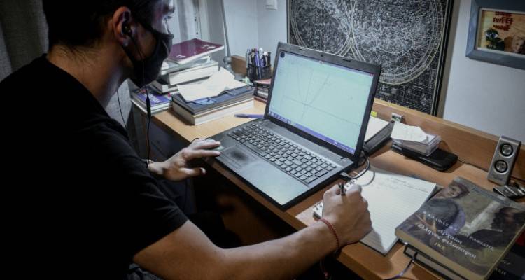 Voucher 200 &epsilon;&upsilon;&rho;ώ &gamma;&iota;&alpha; &alpha;&gamma;&omicron;&rho;ά tablet, laptop &kappa;&alpha;&iota; desktop: &Pi;&omicron;&iota;&omicron;&iota; &mu;&alpha;&theta;&eta;&tau;έ&sigmaf; &kappa;&alpha;&iota; &phi;&omicron;&iota;&tau;&eta;&tau;έ&sigmaf; &tau;&omicron; &delta;&iota;&kappa;&alpha;&iota;&omicron;ύ&nu;&tau;&alpha;&iota;
