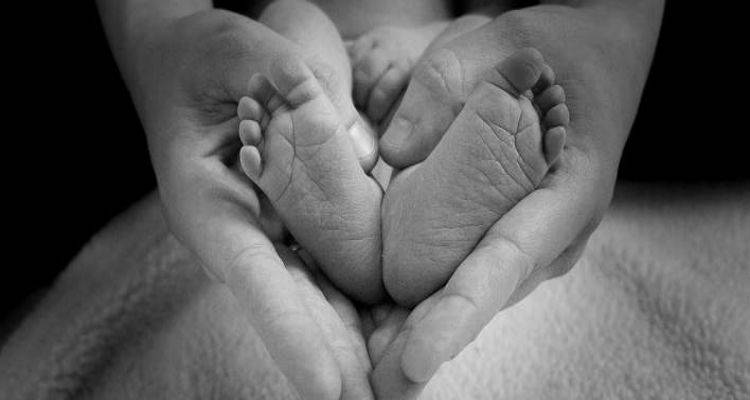 &Gamma;&epsilon;&nu;&nu;ή&theta;&eta;&kappa;&epsilon; &tau;&omicron; &pi;&rho;ώ&tau;&omicron; &mu;&omega;&rho;ό &alpha;&pi;ό... &tau;&rho;&epsilon;&iota;&sigmaf; &beta;&iota;&omicron;&lambda;&omicron;&gamma;&iota;&kappa;&omicron;ύ&sigmaf; &gamma;&omicron;&nu;&epsilon;ί&sigmaf; | &Mu;&iota;&alpha; &tau;&epsilon;&chi;&nu;&iota;&kappa;ή &pi;&omicron;&upsilon; &delta;&iota;&chi;ά&zeta;&epsilon;&iota; &tau;&omicron;&upsilon;&sigmaf; &epsilon;&pi;&iota;&sigma;&tau;ή&mu;&omicron;&nu;&epsilon;&sigmaf;