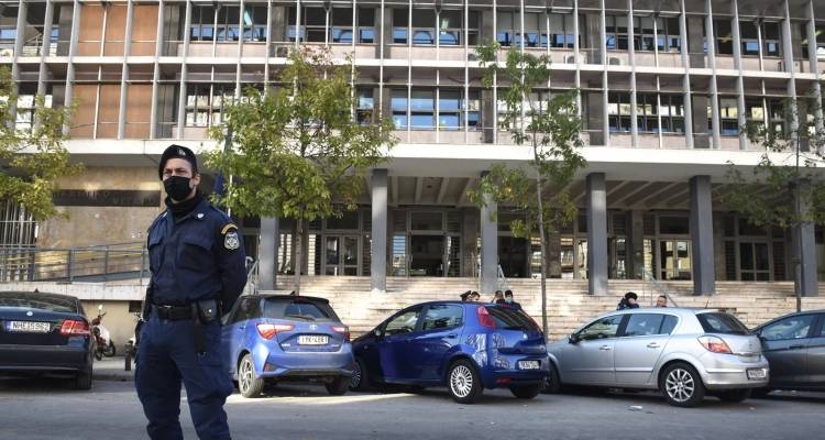 &Theta;&epsilon;&sigma;&sigma;&alpha;&lambda;&omicron;&nu;ί&kappa;&eta;: Έ&xi;&iota; &sigma;&upsilon;&lambda;&lambda;ή&psi;&epsilon;&iota;&sigmaf; &gamma;&iota;&alpha; &chi;&rho;&eta;&mu;&alpha;&tau;&iota;&sigma;&mu;&omicron;ύ&sigmaf; &sigma;&tau;&eta;&nu; &Iota;&alpha;&tau;&rho;&omicron;&delta;&iota;&kappa;&alpha;&sigma;&tau;&iota;&kappa;ή &Upsilon;&pi;&eta;&rho;&epsilon;&sigma;ί&alpha; &kappa;&alpha;&iota; &pi;&alpha;&rho;ά&nu;&omicron;&mu;&epsilon;&sigmaf; &tau;&alpha;&rho;&iota;&chi;&epsilon;ύ&sigma;&epsilon;&iota;&sigmaf; &nu;&epsilon;&kappa;&rho;ώ&nu;