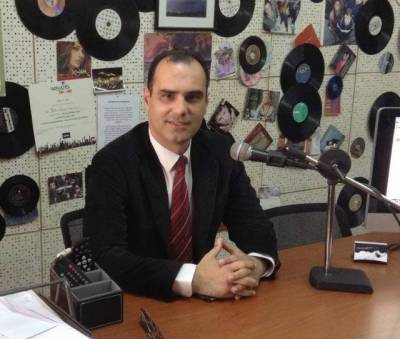 &Omicron; &Lambda;&omicron;ύ&kappa;&alpha;&sigmaf; &alpha;&pi;&alpha;&nu;&tau;ά&epsilon;&iota; &sigma;&tau;&omicron;&nu; Fm 100 &gamma;&iota;&alpha; &tau;&alpha; &delta;&eta;&mu;&omicron;&sigma;&iota;&epsilon;ύ&mu;&alpha;&tau;&alpha; &pi;&epsilon;&rho;ί &alpha;&mu;&omicron;&iota;&beta;ώ&nu; &tau;&omicron;&upsilon; (mp3)