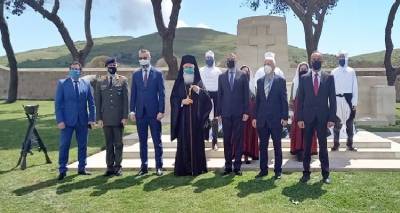 &Tau;&eta; &Lambda;ή&mu;&nu;&omicron; &epsilon;&pi;&iota;&sigma;&kappa;έ&phi;&theta;&eta;&kappa;&epsilon; &omicron; &Pi;&rho;έ&sigma;&beta;&eta;&sigmaf; &tau;&eta;&sigmaf; &Alpha;&upsilon;&sigma;&tau;&rho;&alpha;&lambda;ί&alpha;&sigmaf; (photos)