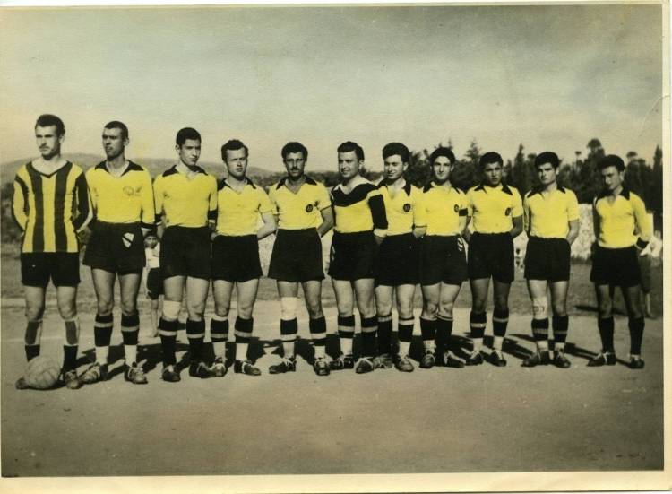 &Pi;&alpha;&rho;&omicron;&upsilon;&sigma;ί&alpha;&sigma;&eta; &tau;&omicron;&upsilon; &beta;&iota;&beta;&lambda;ί&omicron;&upsilon; &laquo;&Pi;&alpha;&lambda;&lambda;&eta;&mu;&nu;&iota;&alpha;&kappa;ό&sigmaf; &Alpha;.&Omicron;., &eta; &omicron;&mu;ά&delta;&alpha; &mu;&alpha;&sigmaf;&raquo; &tau;&omicron;&upsilon; &Nu;ί&kappa;&omicron;&upsilon; &Beta;&alpha;&gamma;&iota;ά&kappa;&omicron;&upsilon; &sigma;&tau;&eta; &Lambda;ή&mu;&nu;&omicron;