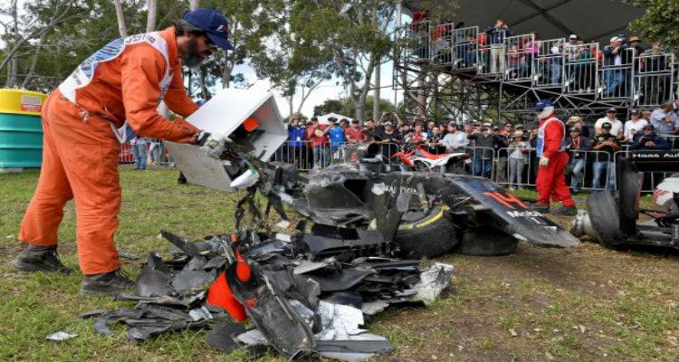 &Tau;&rho;&omicron;&mu;&alpha;&kappa;&tau;&iota;&kappa;ό &alpha;&tau;ύ&chi;&eta;&mu;&alpha; &sigma;&tau;&eta; Formula1! | &Sigma;&mu;&pi;&alpha;&rho;ά&lambda;&iota;&alpha; &tau;&omicron; &mu;&omicron;&nu;&omicron;&theta;έ&sigma;&iota;&omicron; &tau;&omicron;&upsilon; &Alpha;&lambda;ό&nu;&sigma;&omicron; (video)