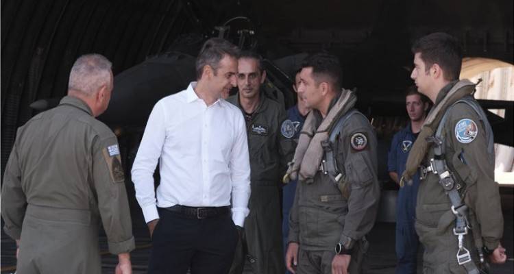 Τρίπτυχο για την Αμυνα θα εξαγγείλει ο Μητσοτάκης από τη ΔΕΘ | Εξοπλιστικά, προσλήψεις, ενίσχυση της αμυντικής βιομηχανίας